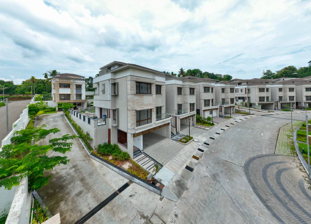 Exterior 3