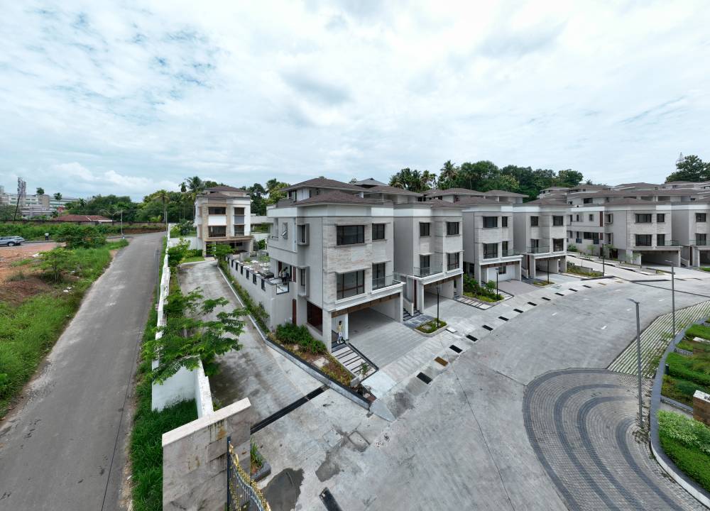 Exterior 6